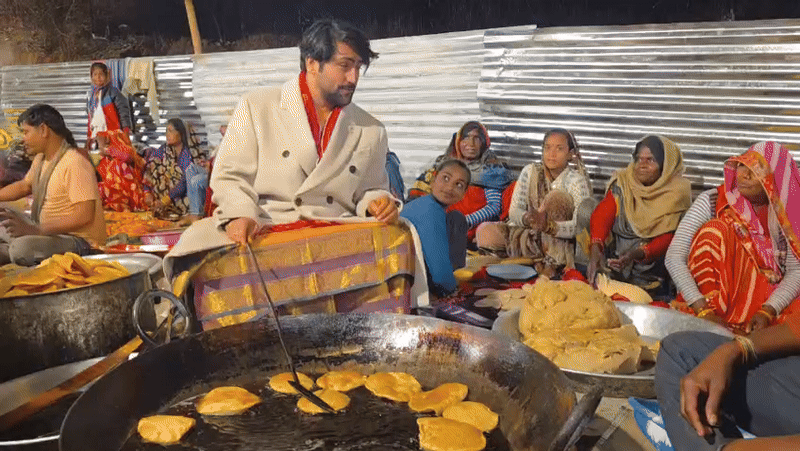 Bageshwar Dham Sarkar Cooking Food