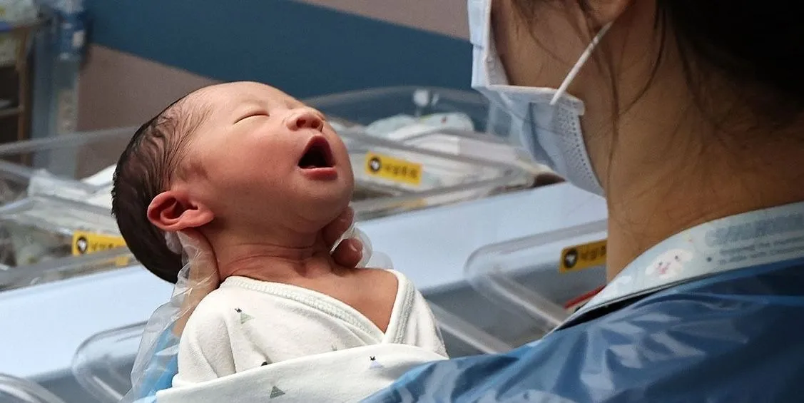 Childbirthsgrowatfastestpacein15yearsinSKorea