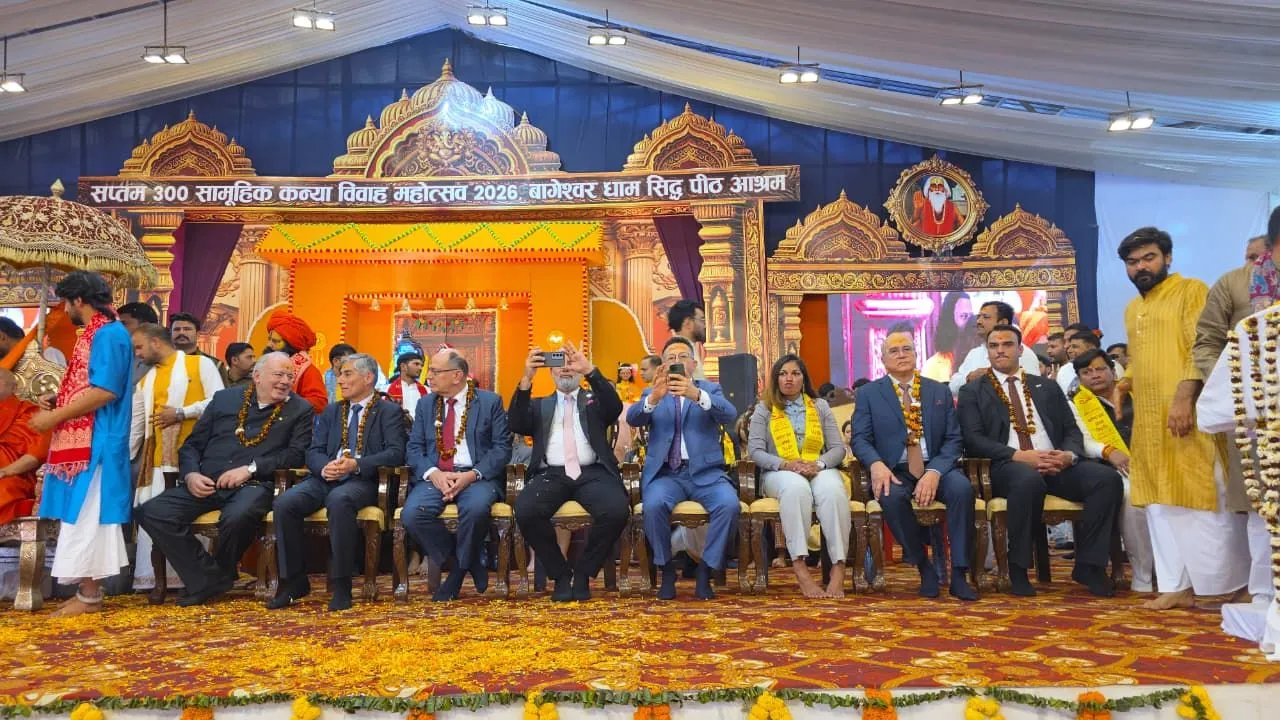 Foreign guest in bageshwar dham