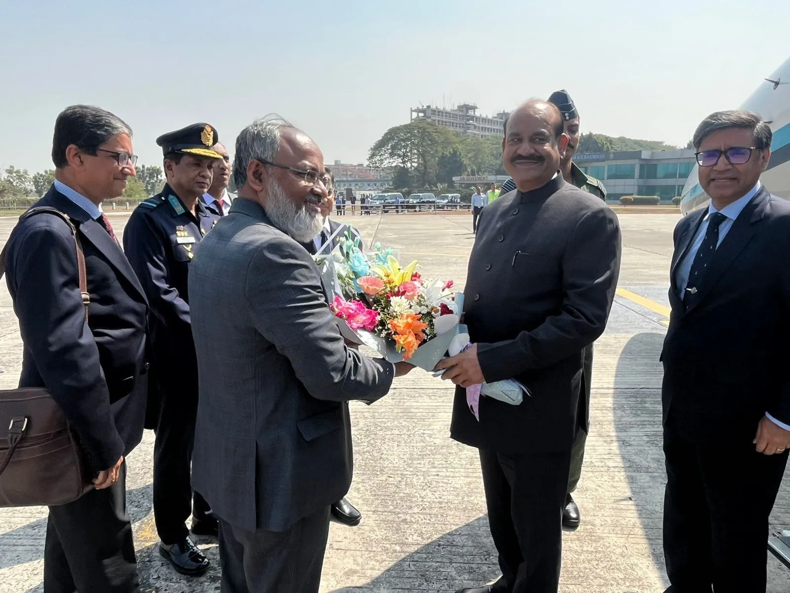 LSSpeakerOmBirlaarrivesinDhaka LSSpeakerOmBirlaarrivesinDhaka