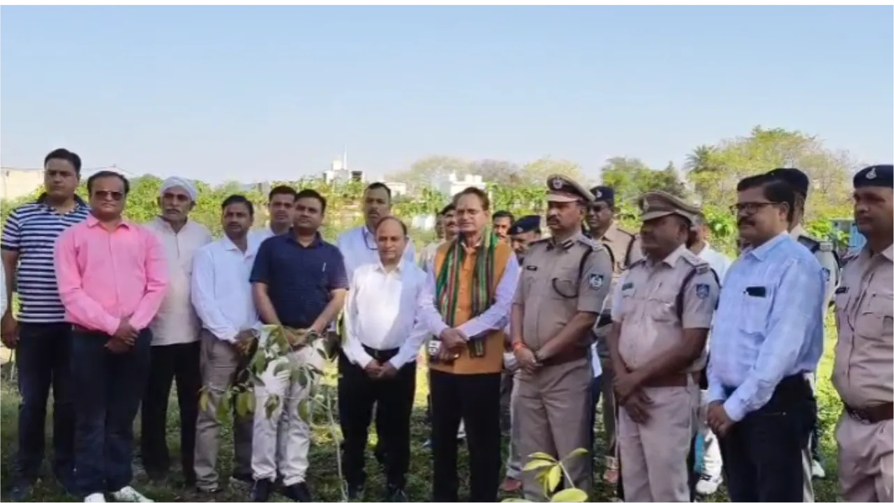 MANAVADIKAAAAAAR AYOUOG