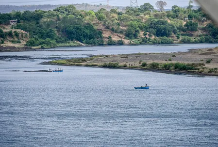 ओंकारेश्वर ज्योतिर्लिंग के पास नर्मदा नदी में पलटी नाव, 10 तीर्थयात्रियों को बचाया गया