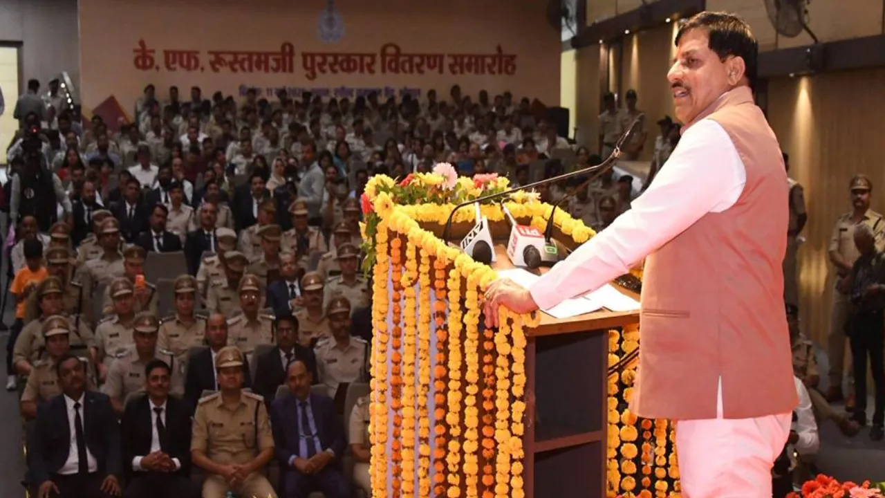 cmmohanyadavingwaliorpurushkaar
