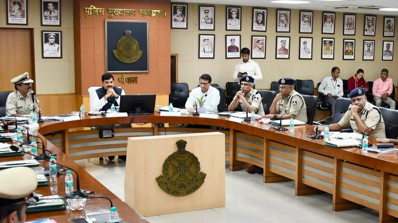 CM wiht Police