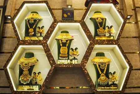 सोने-चांदी की कीमतों में भारी गिरावट, कई महीनों के निचले स्तर पर पहुंचे भाव; मजबूत डॉलर और ब्याज दरों की चिंता बनी वजह सोने-चांदी की कीमतों में भारी गिरावट, कई महीनों के निचले स्तर पर पहुंचे भाव; मजबूत डॉलर और ब्याज दरों की चिंता बनी वजह