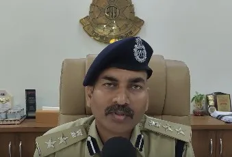जबलपुर में इनामी बदमाश छोटू चौबे गिरफ्तार, एनएसए के तहत कार्रवाई जबलपुर में इनामी बदमाश छोटू चौबे गिरफ्तार, एनएसए के तहत कार्रवाई