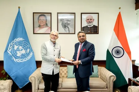 भारत में डब्ल्यूएचओ के प्रतिनिधि डॉ. हुतिन ने संभाली जिम्मेदारी, सिबी जॉर्ज को सौंपा डॉक्यूमेंट