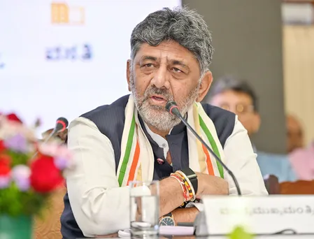 कर्नाटक: विभागों के बंटवारे को लेकर कांग्रेस में असंतोष बरकरार, कई नेता मंत्री पद की दौड़ में कर्नाटक: विभागों के बंटवारे को लेकर कांग्रेस में असंतोष बरकरार, कई नेता मंत्री पद की दौड़ में
