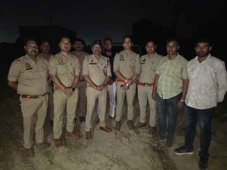 मथुरा: जैत पुलिस के साथ मुठभेड़ में ट्रांसफार्मर चोर गैंग के दो बदमाश घायल, बिना नंबर वाली स्कॉर्पियो और हथियार बरामद मथुरा: जैत पुलिस के साथ मुठभेड़ में ट्रांसफार्मर चोर गैंग के दो बदमाश घायल, बिना नंबर वाली स्कॉर्पियो और हथियार बरामद