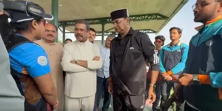 भोपाल में शिक्षा मंत्री धर्मेंद्र प्रधान ने खिलाड़ियों से की बातचीत, शिक्षा से जुड़ी पहलों की समीक्षा की भोपाल में शिक्षा मंत्री धर्मेंद्र प्रधान ने खिलाड़ियों से की बातचीत, शिक्षा से जुड़ी पहलों की समीक्षा की