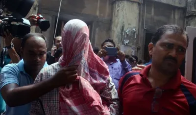 गुरुग्राम पुलिस ने अवैध रूप से रह रहे 13 बांग्लादेशी नागरिकों को हिरासत में लिया गुरुग्राम पुलिस ने अवैध रूप से रह रहे 13 बांग्लादेशी नागरिकों को हिरासत में लिया