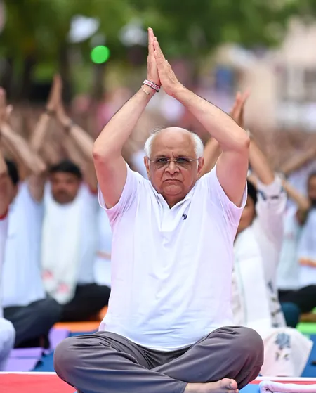 गुजरात देश में सर्वाधिक योग शिक्षकों और योग कक्षाओं वाला राज्य बना गुजरात देश में सर्वाधिक योग शिक्षकों और योग कक्षाओं वाला राज्य बना