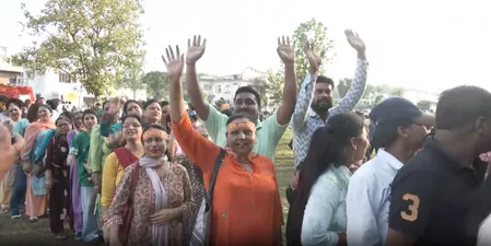 जम्मू-कश्मीर: माता खीर भवानी के दर्शन के लिए बड़ी संख्या में श्रद्धालु रवाना, दिखा उत्साह जम्मू-कश्मीर: माता खीर भवानी के दर्शन के लिए बड़ी संख्या में श्रद्धालु रवाना, दिखा उत्साह
