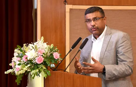इंटरनेट इकोसिस्टम में विश्वास, मजबूती और सुरक्षा बढ़ाने की जरूरत : आईटी सचिव इंटरनेट इकोसिस्टम में विश्वास, मजबूती और सुरक्षा बढ़ाने की जरूरत : आईटी सचिव
