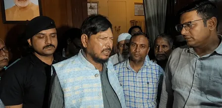 रामदास आठवले का बड़ा दावा- उद्धव ठाकरे बन सकते हैं एनडीए का हिस्सा रामदास आठवले का बड़ा दावा- उद्धव ठाकरे बन सकते हैं एनडीए का हिस्सा