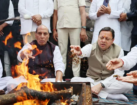 उत्तराखंड: रक्षा मंत्री राजनाथ सिंह, सीएम धामी ने जसपाल राणा को श्रद्धांजलि दी उत्तराखंड: रक्षा मंत्री राजनाथ सिंह, सीएम धामी ने जसपाल राणा को श्रद्धांजलि दी
