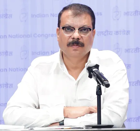 जुर्माना बकाया होने के बावजूद खनन माफिया को क्यों पहुंचाया फायदा, उमंग सिंघार ने सीएम मोहन यादव से मांगा जवाब