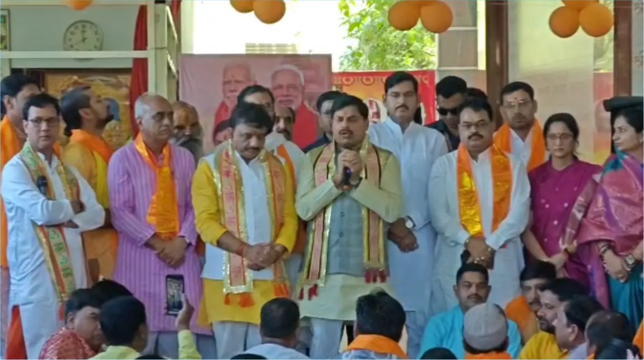 Modi gives home to the enemies of the country