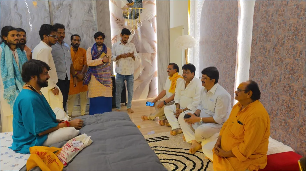 Munna Raja reached Bageshwar Dham Munna Raja reached Bageshwar Dham
