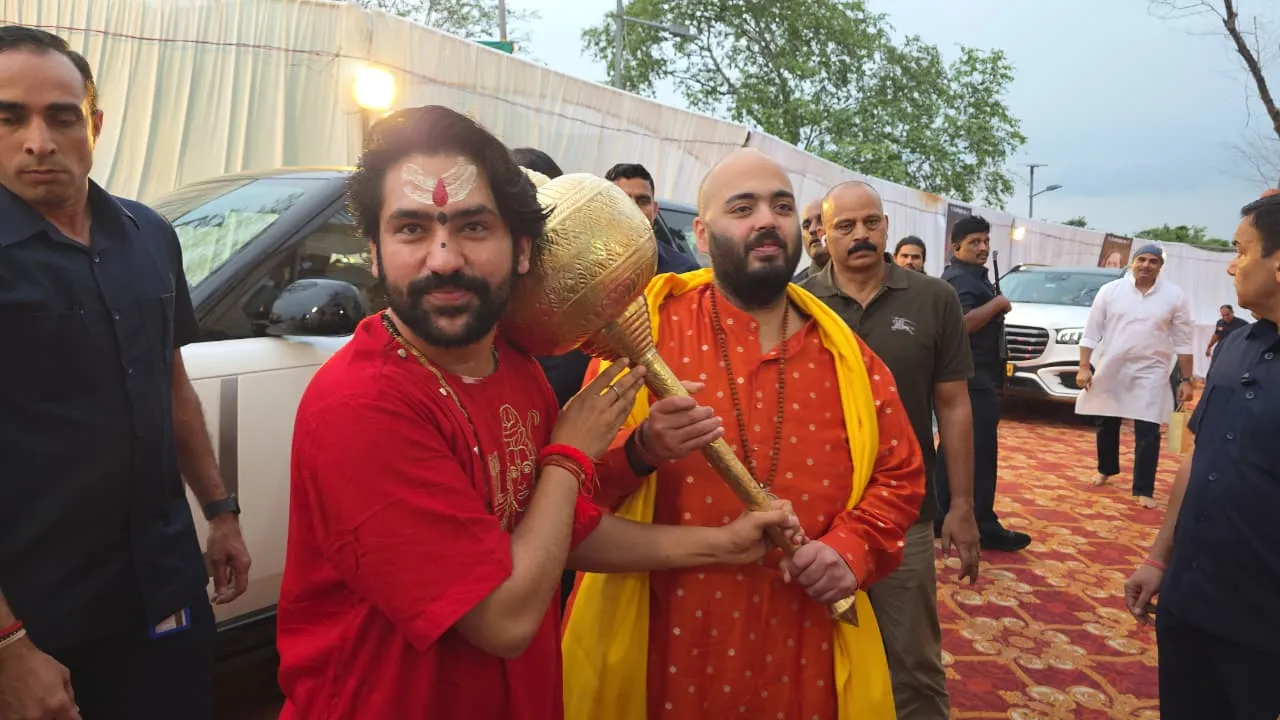 Anant with bageshwar dham