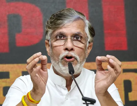चंपत राय और अनिल मिश्रा का इस्तीफा मंजूर, विपक्ष ने उठाए सवाल, कांग्रेस बोली- जिम्मेदारी तय करने की जरूरत चंपत राय और अनिल मिश्रा का इस्तीफा मंजूर, विपक्ष ने उठाए सवाल, कांग्रेस बोली- जिम्मेदारी तय करने की जरूरत