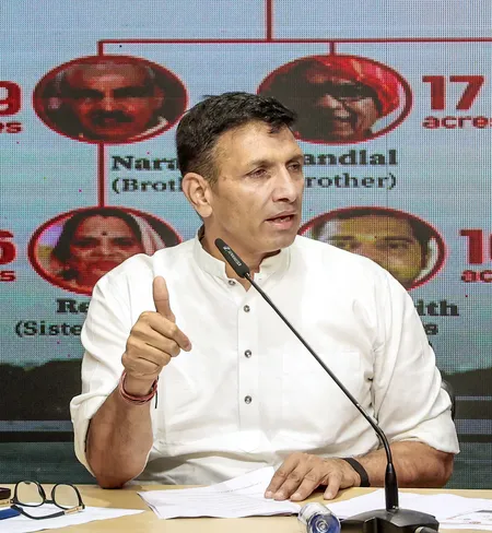 मध्य प्रदेश कांग्रेस अध्यक्ष पटवारी हिरासत में, विधायकों का धरना