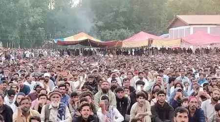 'पाकिस्तानी सेना ने दिए कश्मीरियों को हथियार', पीओजेके में पाकिस्तान का विरोध 'पाकिस्तानी सेना ने दिए कश्मीरियों को हथियार', पीओजेके में पाकिस्तान का विरोध