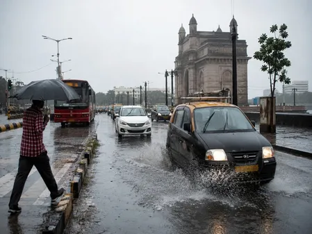 महाराष्ट्र में भारी बारिश का अलर्ट, मुंबई समेत छह जिलों के लिए रेड अलर्ट जारी महाराष्ट्र में भारी बारिश का अलर्ट, मुंबई समेत छह जिलों के लिए रेड अलर्ट जारी