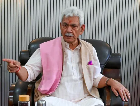 ‘हर लड़की के सपने कीमती’, जम्मू-कश्मीर उप-राज्यपाल का महिला सशक्तीकरण पर संदेश ‘हर लड़की के सपने कीमती’, जम्मू-कश्मीर उप-राज्यपाल का महिला सशक्तीकरण पर संदेश