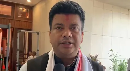 असम विधानसभा के बजट सत्र में कांग्रेस का प्रदर्शन, बिजली, शिक्षा, इथेनॉल और जलभराव के मुद्दों पर सरकार को घेरा असम विधानसभा के बजट सत्र में कांग्रेस का प्रदर्शन, बिजली, शिक्षा, इथेनॉल और जलभराव के मुद्दों पर सरकार को घेरा
