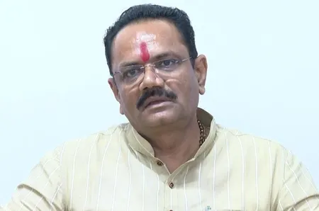 गुजरात में नकली खाद बेचने के आरोप में चार लोगों पर मामला दर्ज