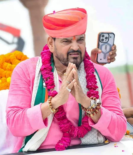 राम मंदिर चढ़ावा चोरी मामला : बृजभूषण शरण सिंह ने कहा- 'जांच पूरी होने तक बयानबाजी न करें' राम मंदिर चढ़ावा चोरी मामला : बृजभूषण शरण सिंह ने कहा- 'जांच पूरी होने तक बयानबाजी न करें'
