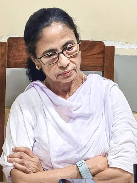 कलकत्ता हाई कोर्ट में ईडी के खिलाफ टीएमसी की याचिका, पार्टी के तीन बैंक खातों पर कार्रवाई को चुनौती कलकत्ता हाई कोर्ट में ईडी के खिलाफ टीएमसी की याचिका, पार्टी के तीन बैंक खातों पर कार्रवाई को चुनौती