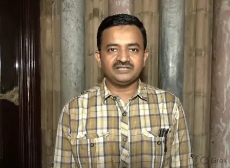 मुंबई: मुलुंड स्टेशन पर एसी लोकल में घुटन से यात्री बेहोश, सीपीआरओ बोले-अब स्वास्थ्य संबंधी कोई समस्या नहीं