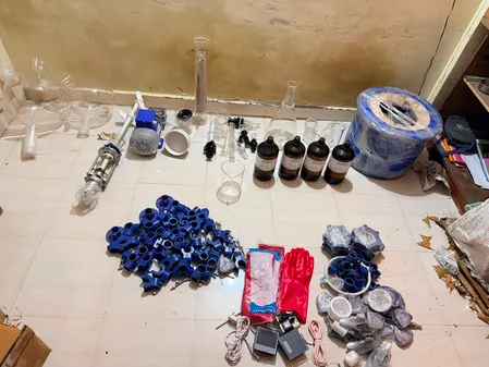 सीबीएन का 'ऑपरेशन वज्र' सफल: पुणे में हाई-टेक एमडी लैब का भंडाफोड़, दो मुख्य साजिशकर्ता गिरफ्तार