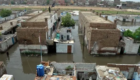 पाकिस्तान में भारी बारिश के दौरान घर गिरने से नौ लोगों की मौत, 14 घायल