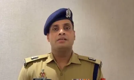 11 हजार केवी हाईटेंशन लाइन का तार टूटने से नोएडा में बड़ा हादसा, 5 लोग झुलसे, स्कूटी में लगी आग