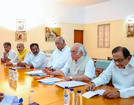 खड़गे ने प्रधानमंत्री मोदी को लिखा पत्र, परिसीमन विधेयक के संशोधन पर सर्वदलीय बैठक की मांग