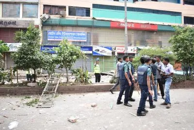 बांग्लादेश में पत्रकारों पर हुई गोलीबारी, भ्रष्टाचार-रोधी संस्था ने निष्पक्ष जांच की मांग की
