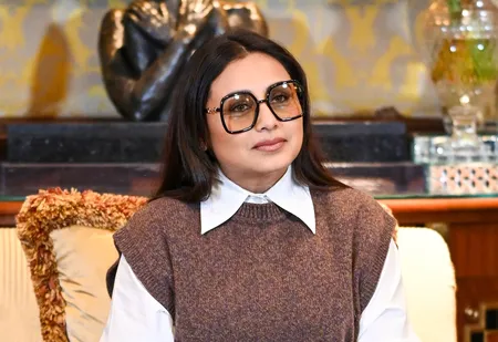 बेटी की प्राइवेसी पर आंच आते ही भड़कीं रानी मुखर्जी, एयरपोर्ट पर फोटोग्राफर्स की लगा दी क्लास