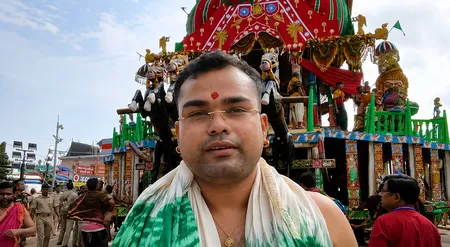 पुरी रथ यात्रा: पवित्र 'अडापा बिजे' रस्म संपन्न, गुंडिचा मंदिर के अडापा मंडप में विराजमान हुए महाप्रभु पुरी रथ यात्रा: पवित्र 'अडापा बिजे' रस्म संपन्न, गुंडिचा मंदिर के अडापा मंडप में विराजमान हुए महाप्रभु