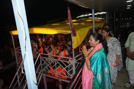 उत्तर प्रदेश: काशी पहुंचीं दिल्ली की सीएम रेखा गुप्ता, एयरपोर्ट पर भव्य स्वागत