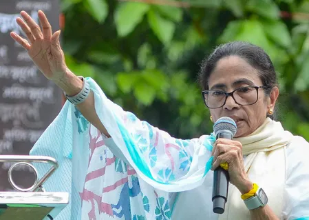 दिल्ली और कोलकाता की घटनाओं पर ममता बनर्जी का केंद्र पर हमला, विपक्षी आंदोलन को दिया समर्थन
