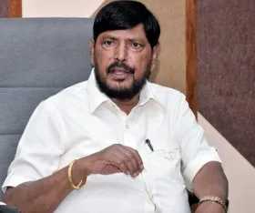 पुलिस अपना काम कर रही थी, लेकिन छात्रों पर लाठीचार्ज गलत था : रामदास आठवले