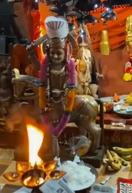 चंपावत का श्री गोलू देवता मंदिर, जहां न्याय की आस लेकर पहुंचते हैं लाखों श्रद्धालु चंपावत का श्री गोलू देवता मंदिर, जहां न्याय की आस लेकर पहुंचते हैं लाखों श्रद्धालु