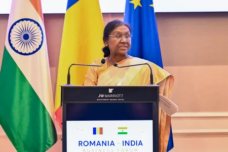 शिक्षा नहीं पूछती जन्मस्थान, सिर्फ मेहनत और सपनों की उड़ान देखती है : राष्ट्रपति मुर्मु शिक्षा नहीं पूछती जन्मस्थान, सिर्फ मेहनत और सपनों की उड़ान देखती है : राष्ट्रपति मुर्मु