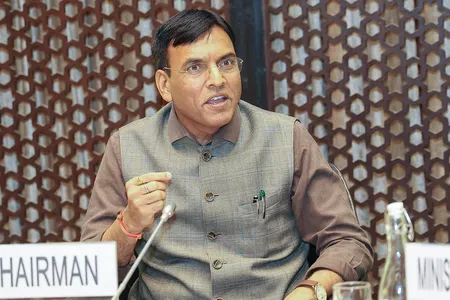 खेल मंत्री मांडविया ने आईएसएसएफ वर्ल्ड कप में पदक जीतने पर ईशा सिंह और मनु भाकर को बधाई दी