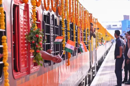 भारतीय रेलवे ने टिकट बुकिंग के साथ शुरू की अतिरिक्त सामान की ऑनलाइन बुकिंग भारतीय रेलवे ने टिकट बुकिंग के साथ शुरू की अतिरिक्त सामान की ऑनलाइन बुकिंग