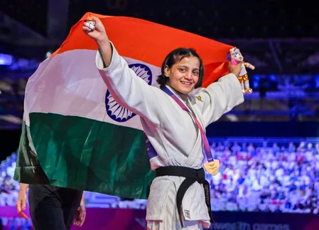 अस्मिता और हर्ष के ऐतिहासिक स्वर्ण पदक जीतने पर उपराष्ट्रपति राधाकृष्णन और पीएम मोदी ने दी बधाई अस्मिता और हर्ष के ऐतिहासिक स्वर्ण पदक जीतने पर उपराष्ट्रपति राधाकृष्णन और पीएम मोदी ने दी बधाई