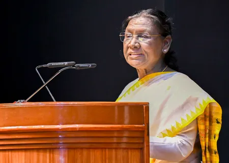 राष्ट्रपति द्रौपदी मुर्मु ने स्वर्ण पदक विजेता अस्मिता डे और हर्ष सिंह को दी बधाई राष्ट्रपति द्रौपदी मुर्मु ने स्वर्ण पदक विजेता अस्मिता डे और हर्ष सिंह को दी बधाई